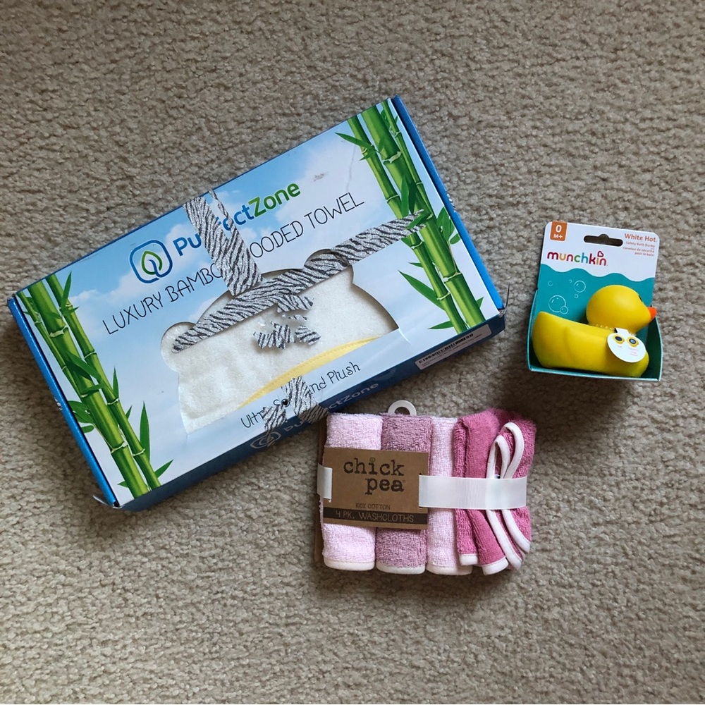 NEW-Baby Bath Bundle-Yellow Bear Towel, Rubber Bath Ducky & 4 PK. Washcloths